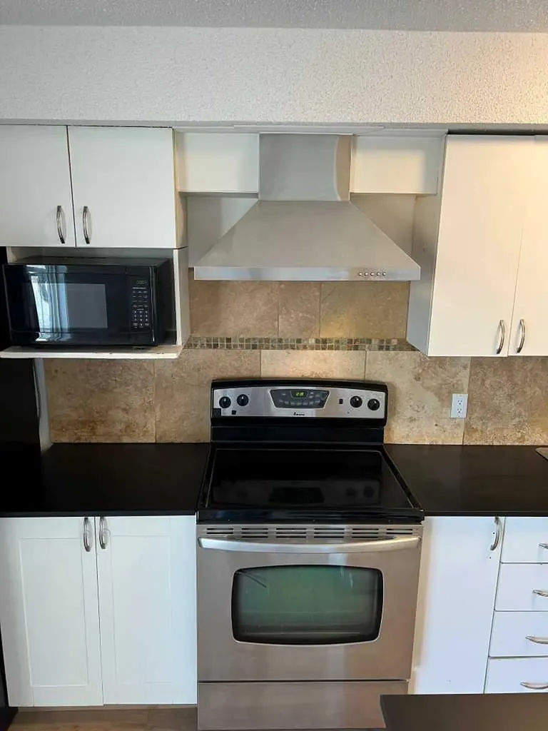 3726 Centre Street NE Calgary AB t2e 2y3