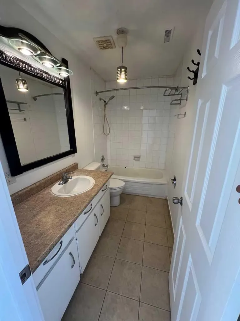 3726 Centre Street NE Calgary AB t2e 2y3