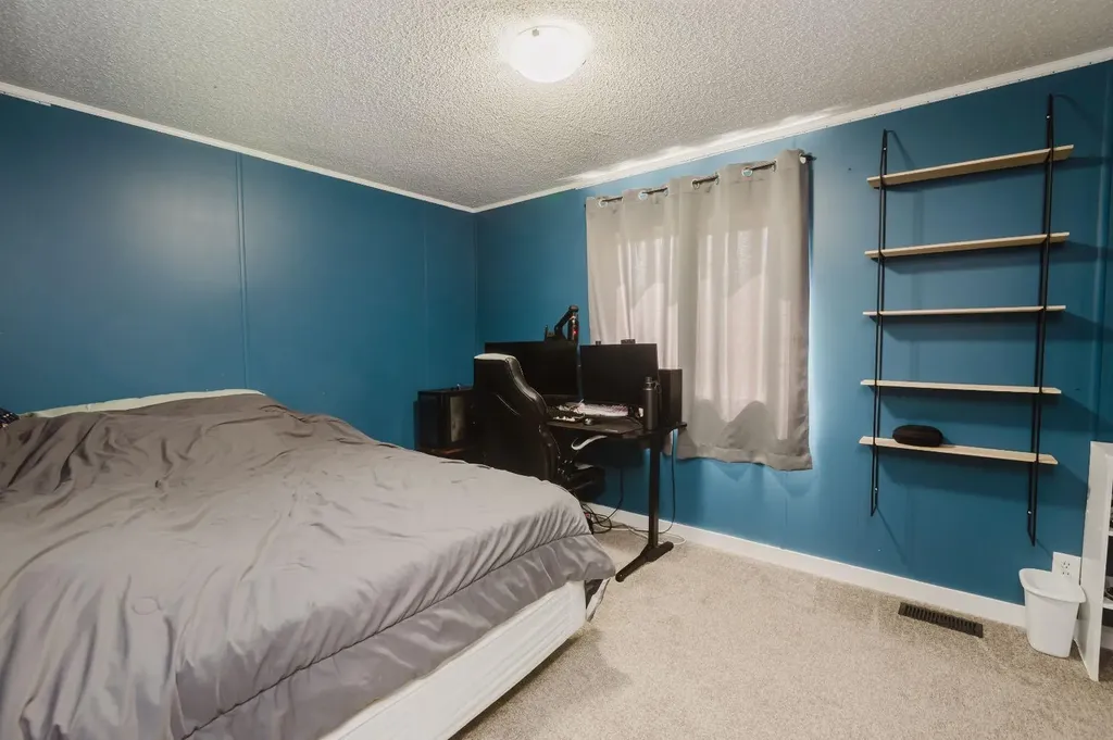 9709 107 Clairmont AB T8X5E5