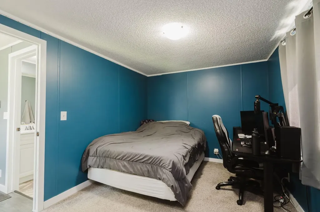 9709 107 Clairmont AB T8X5E5