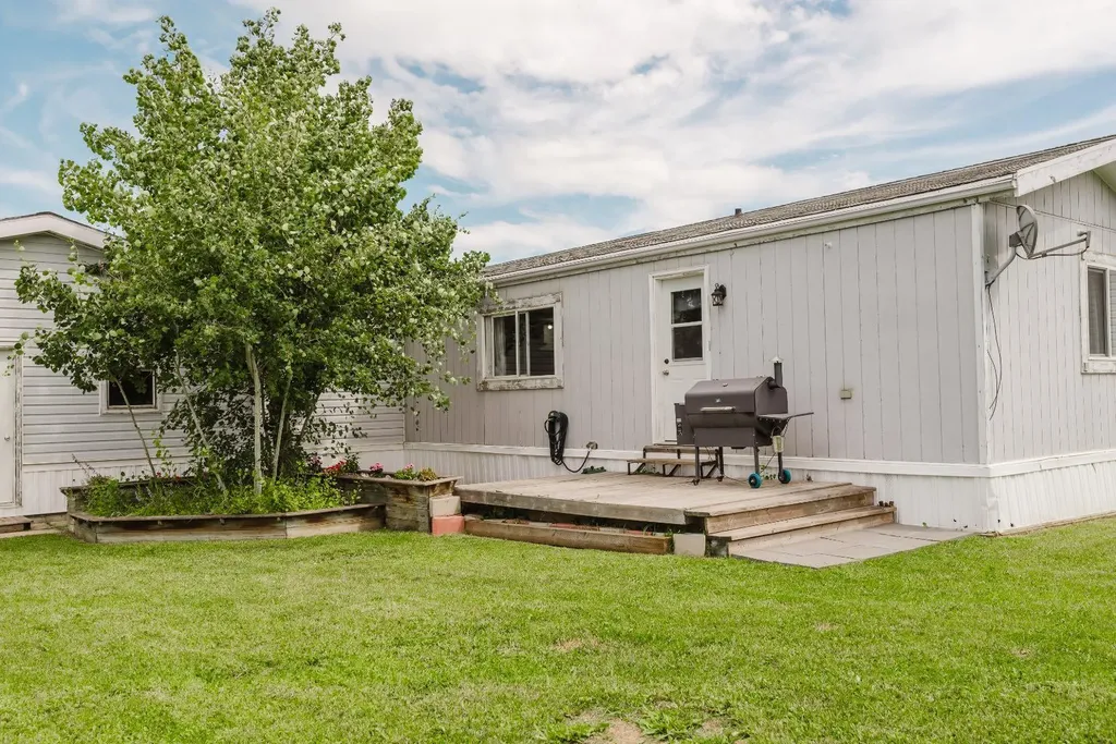 9709 107 Clairmont AB T8X5E5