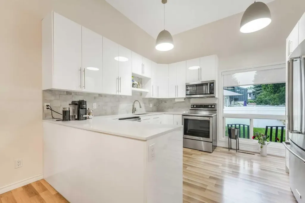 70 Brae Glen Lane SW Calgary AB T2W 1B6