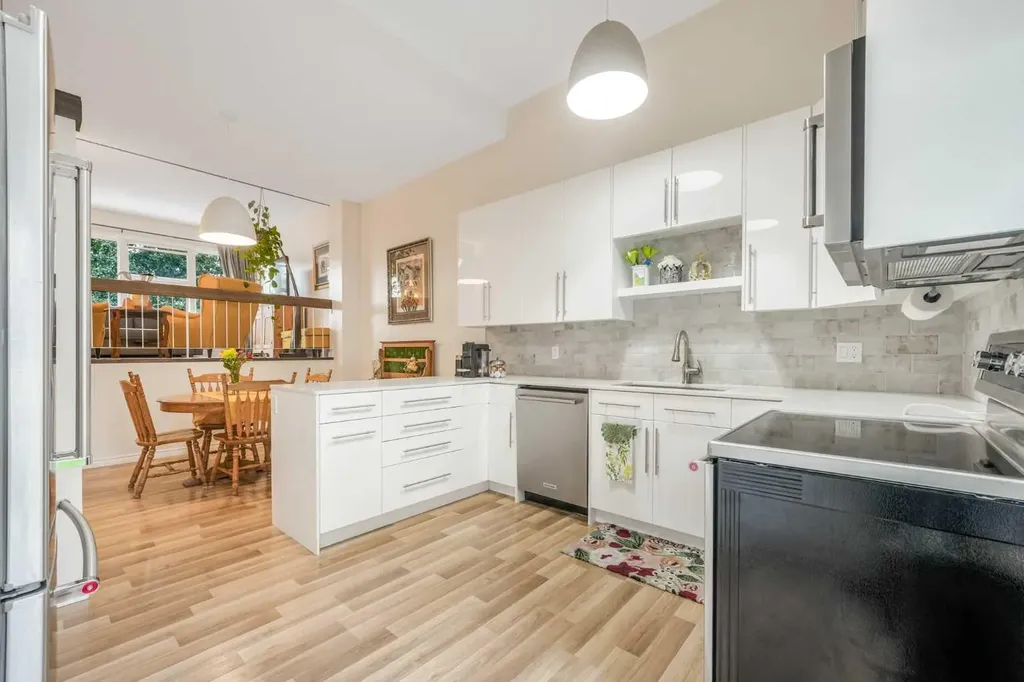 70 Brae Glen Lane SW Calgary AB T2W 1B6