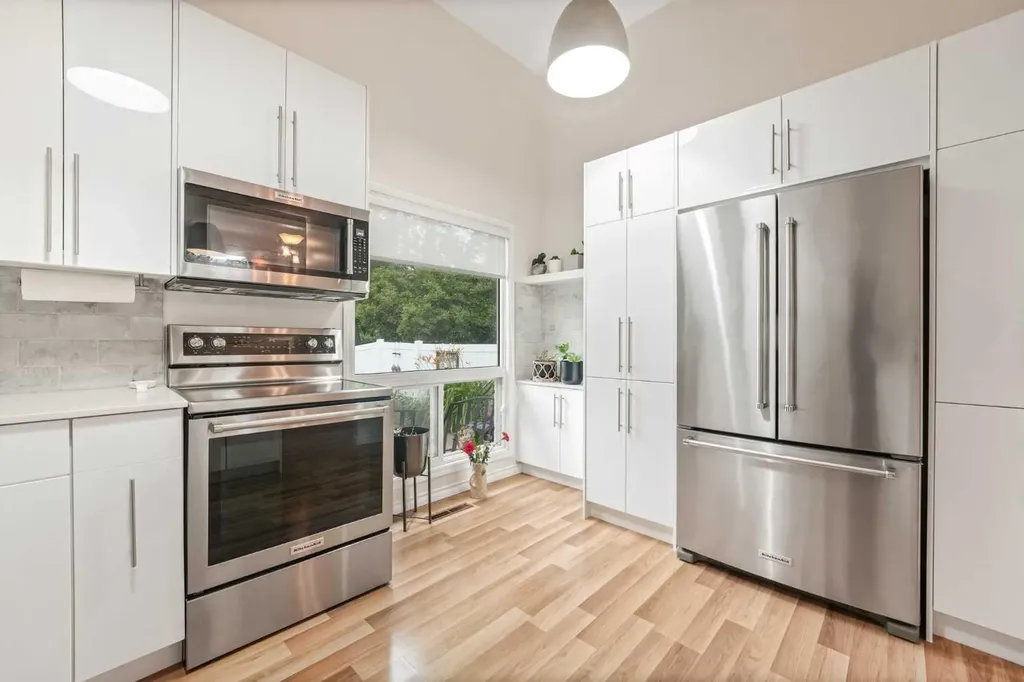 70 Brae Glen Lane SW Calgary AB T2W 1B6