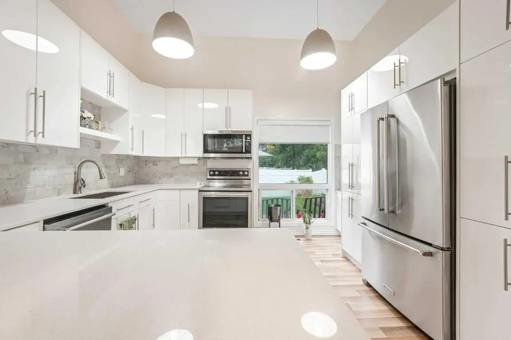 70 Brae Glen Lane SW Calgary AB T2W 1B6