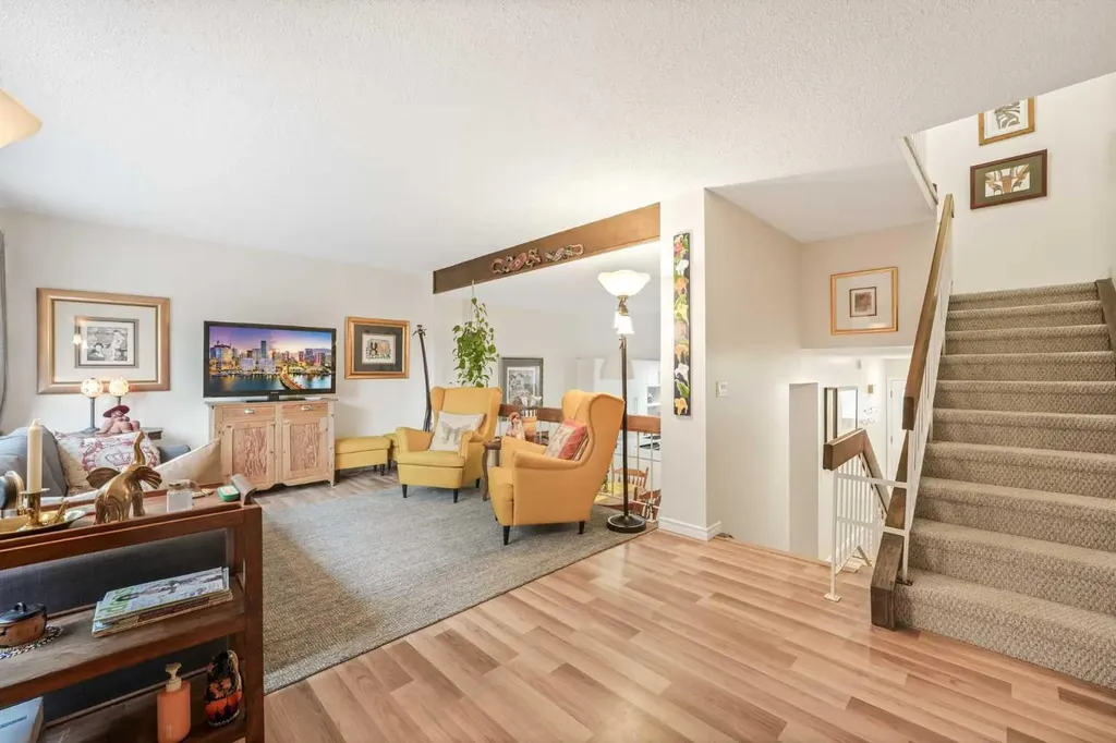 70 Brae Glen Lane SW Calgary AB T2W 1B6