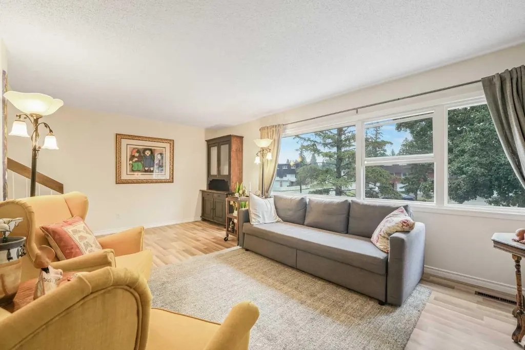 70 Brae Glen Lane SW Calgary AB T2W 1B6