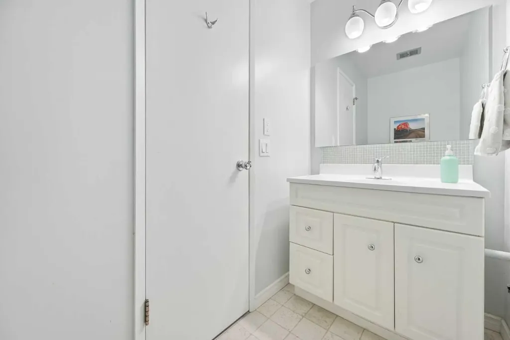 70 Brae Glen Lane SW Calgary AB T2W 1B6