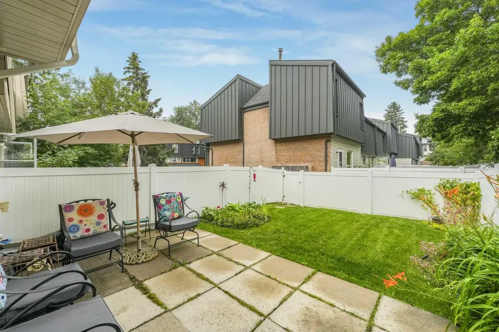70 Brae Glen Lane SW Calgary AB T2W 1B6