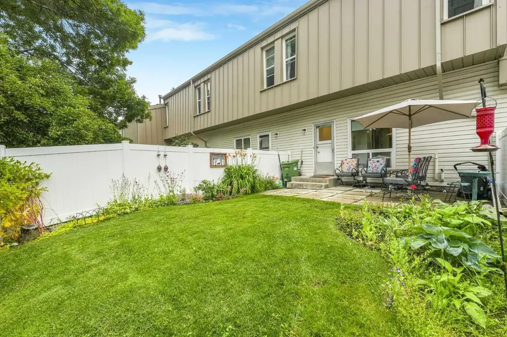 70 Brae Glen Lane SW Calgary AB T2W 1B6