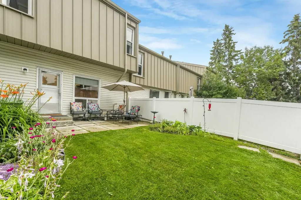 70 Brae Glen Lane SW Calgary AB T2W 1B6