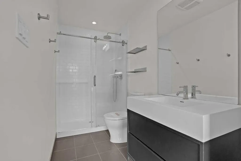 63 Inglewood Park SE Calgary AB T2G 1B7