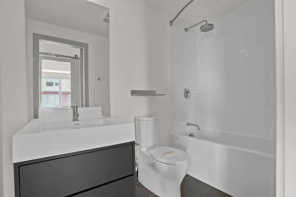 63 Inglewood Park SE Calgary AB T2G 1B7
