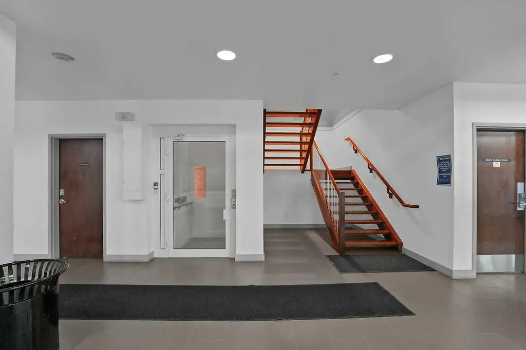 63 Inglewood Park SE Calgary AB T2G 1B7