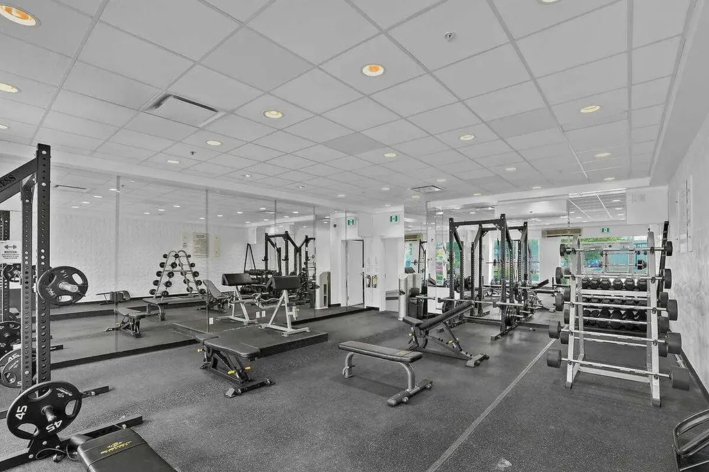 63 Inglewood Park SE Calgary AB T2G 1B7