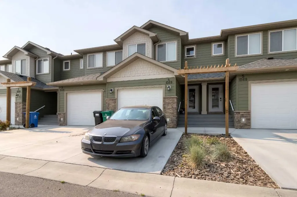 1568 Stafford Drive N Lethbridge AB T1H7G8