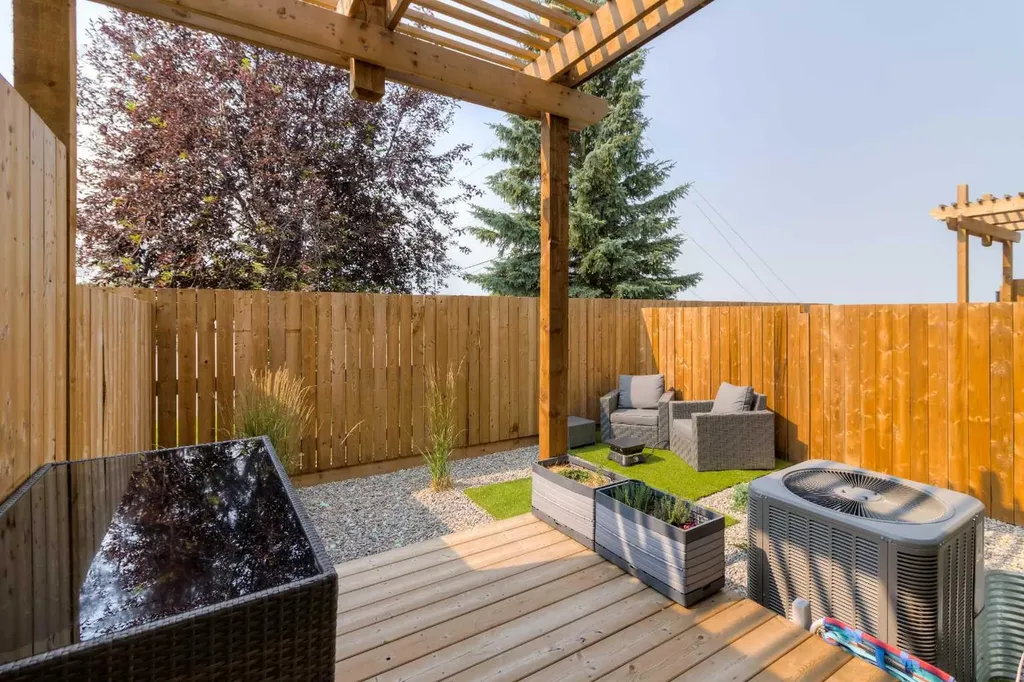 1568 Stafford Drive N Lethbridge AB T1H7G8