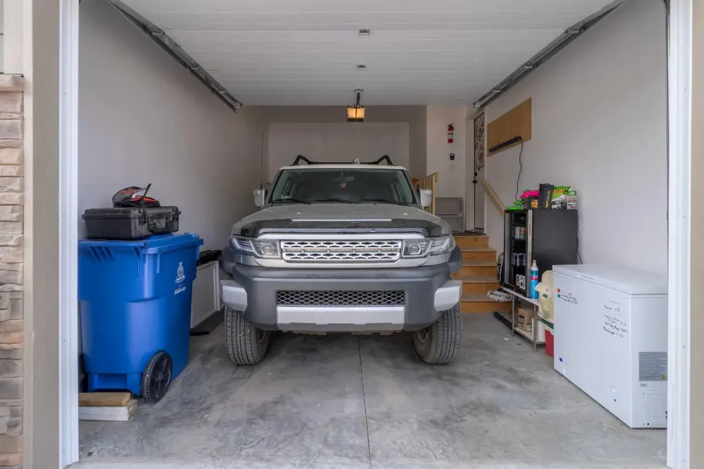 1568 Stafford Drive N Lethbridge AB T1H7G8