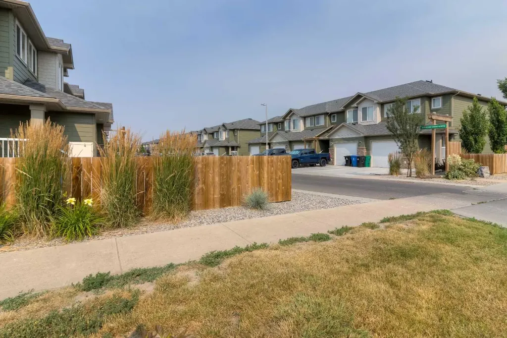 1568 Stafford Drive N Lethbridge AB T1H7G8