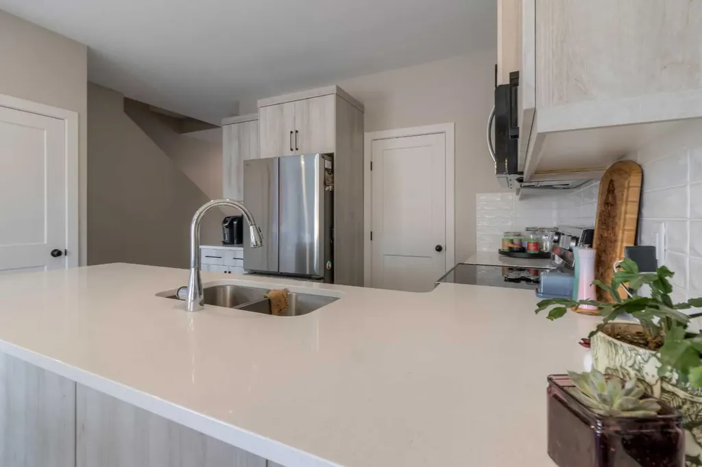1568 Stafford Drive N Lethbridge AB T1H7G8