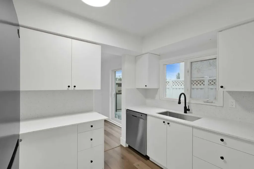 6919 Elbow Drive SW Calgary AB T2V 0E6