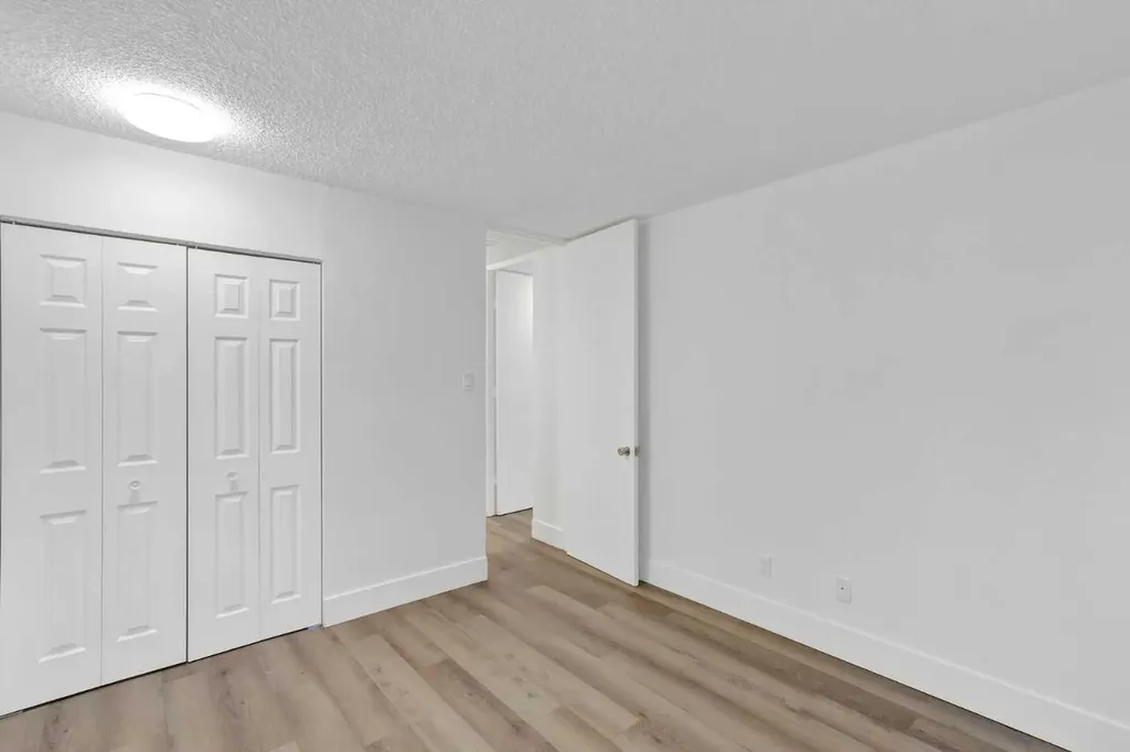 6919 Elbow Drive SW Calgary AB T2V 0E6