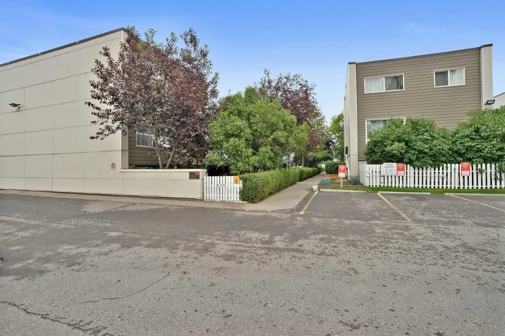 6919 Elbow Drive SW Calgary AB T2V 0E6