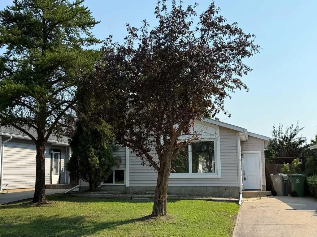2725 57b Avenue Lloydminster AB T9V 2N1