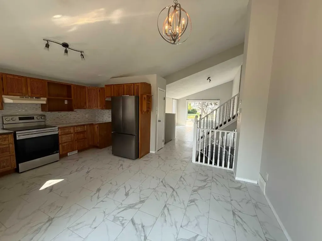 2725 57b Avenue Lloydminster AB T9V 2N1