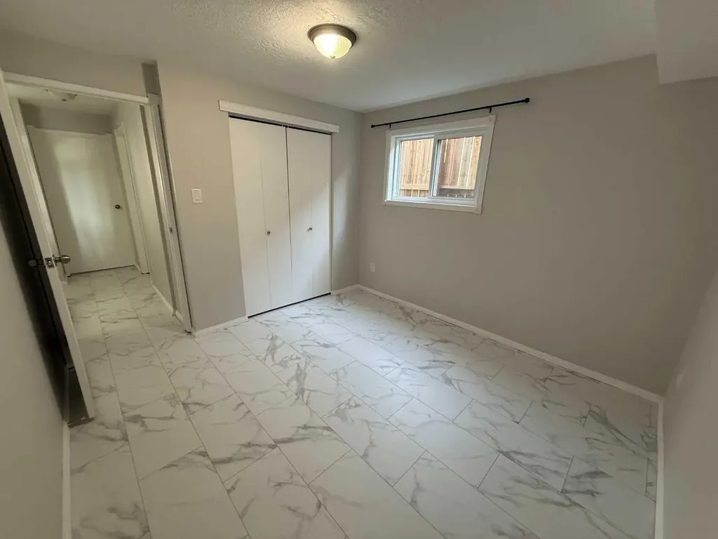 2725 57b Avenue Lloydminster AB T9V 2N1