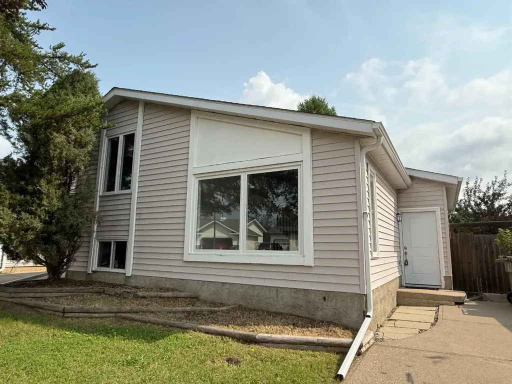 2725 57b Avenue Lloydminster AB T9V 2N1