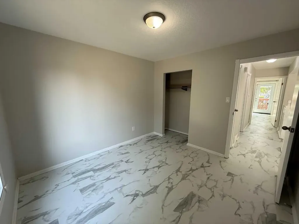 2725 57b Avenue Lloydminster AB T9V 2N1
