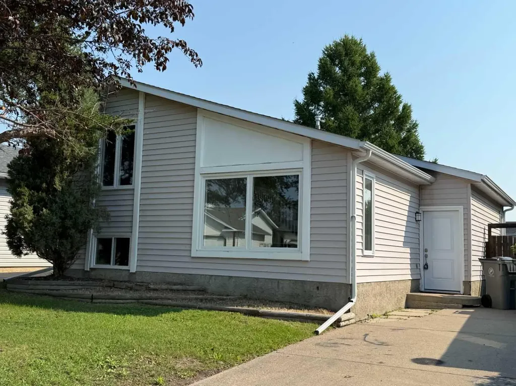 2725 57b Avenue Lloydminster AB T9V 2N1
