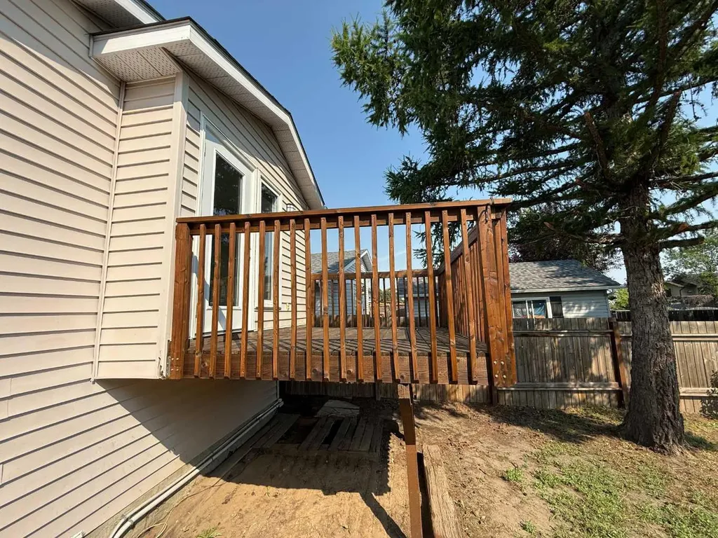 2725 57b Avenue Lloydminster AB T9V 2N1