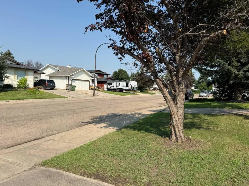 2725 57b Avenue Lloydminster AB T9V 2N1