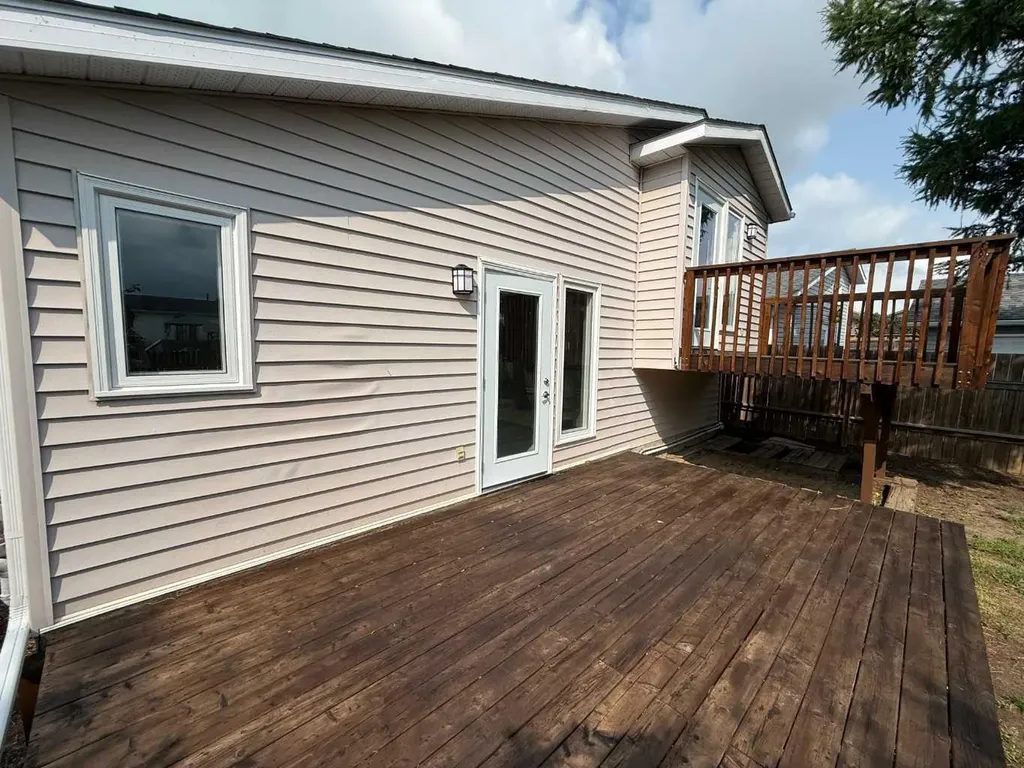 2725 57b Avenue Lloydminster AB T9V 2N1