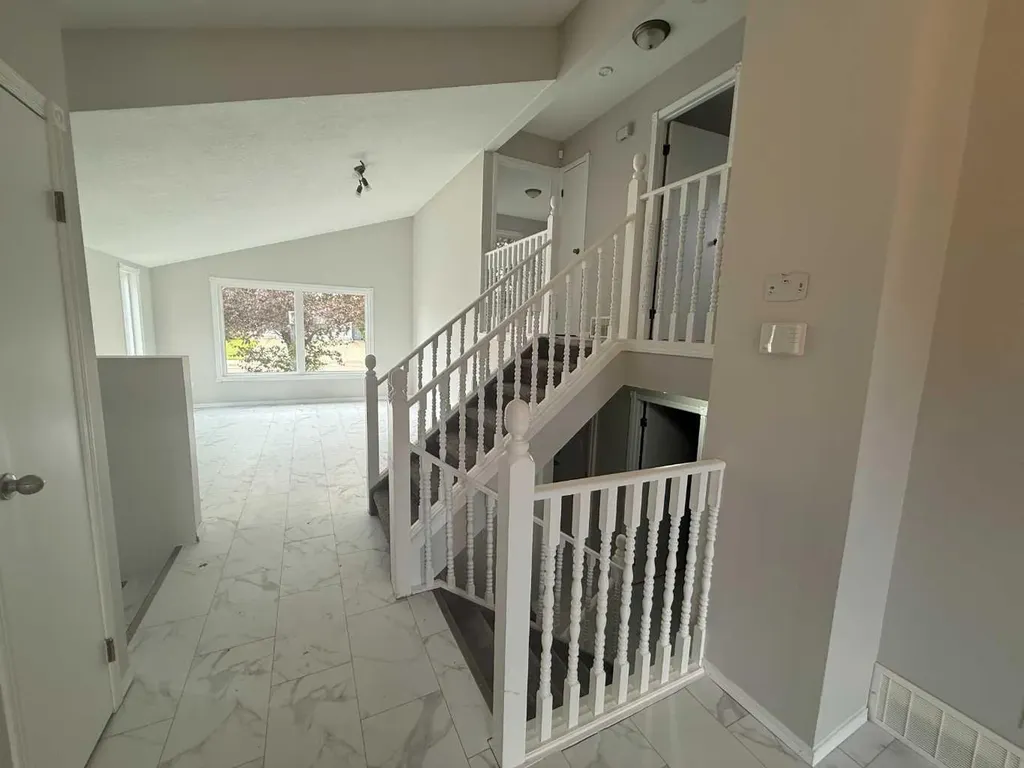 2725 57b Avenue Lloydminster AB T9V 2N1
