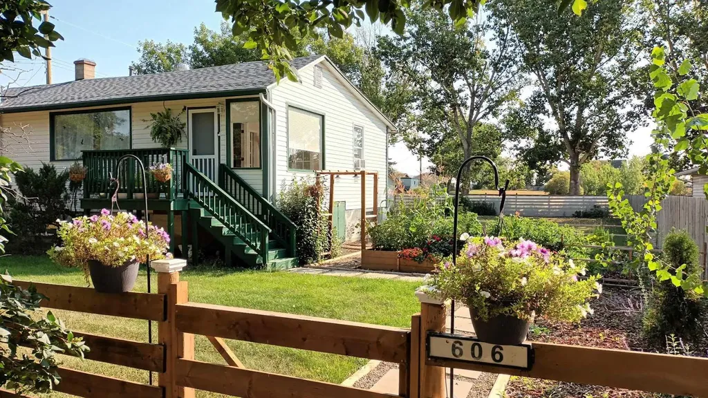 606 4 Street Bassano AB T0J0B0