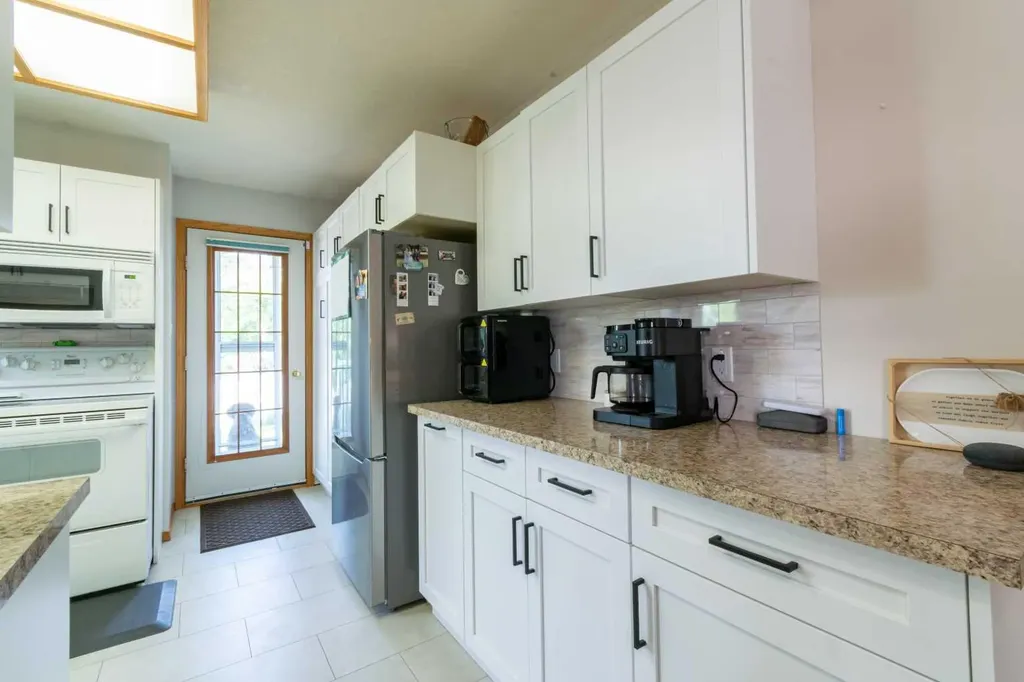 4907 53 Street Stettler AB T4K 1A9