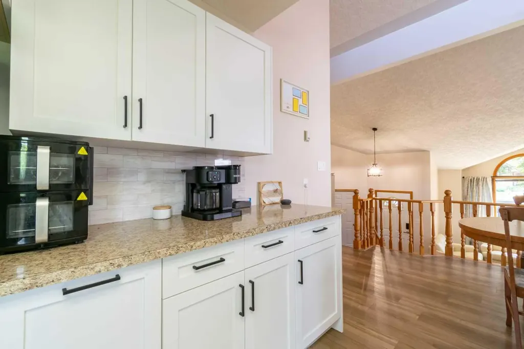 4907 53 Street Stettler AB T4K 1A9