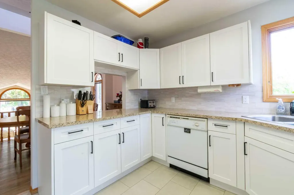 4907 53 Street Stettler AB T4K 1A9