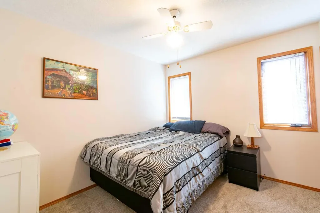 4907 53 Street Stettler AB T4K 1A9