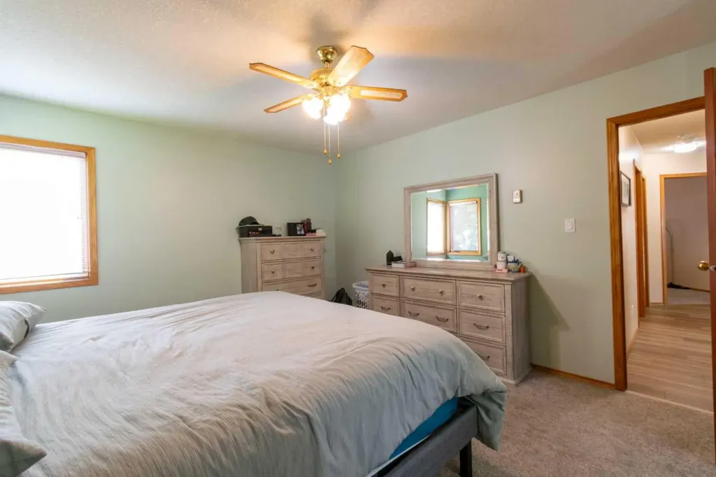 4907 53 Street Stettler AB T4K 1A9