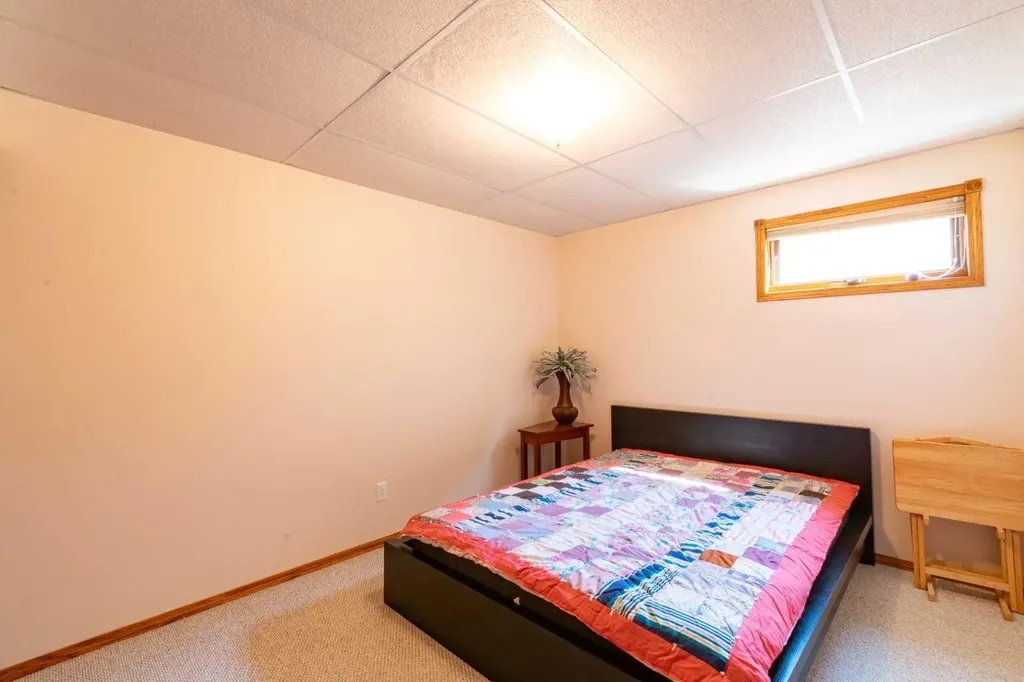 4907 53 Street Stettler AB T4K 1A9