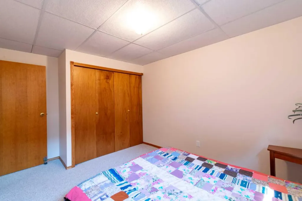 4907 53 Street Stettler AB T4K 1A9