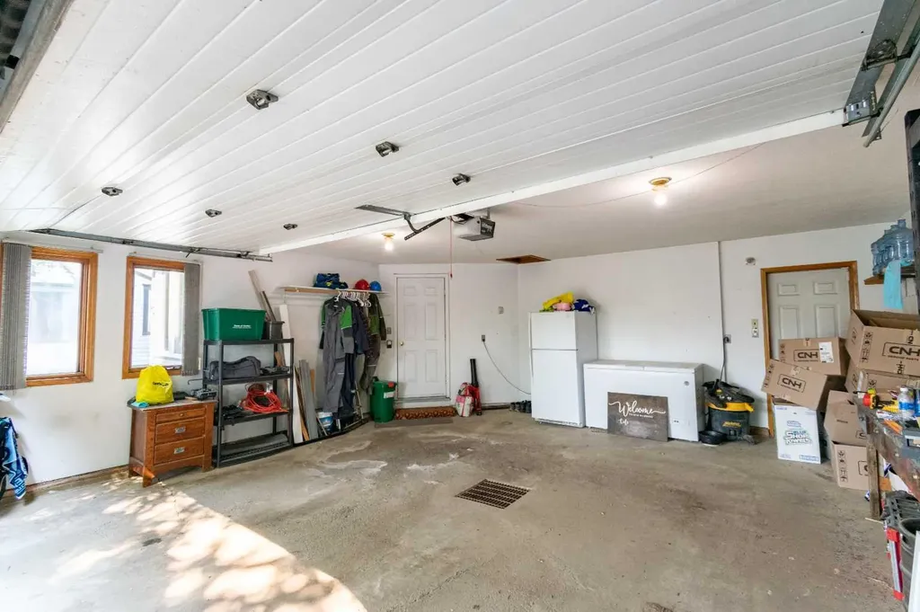4907 53 Street Stettler AB T4K 1A9