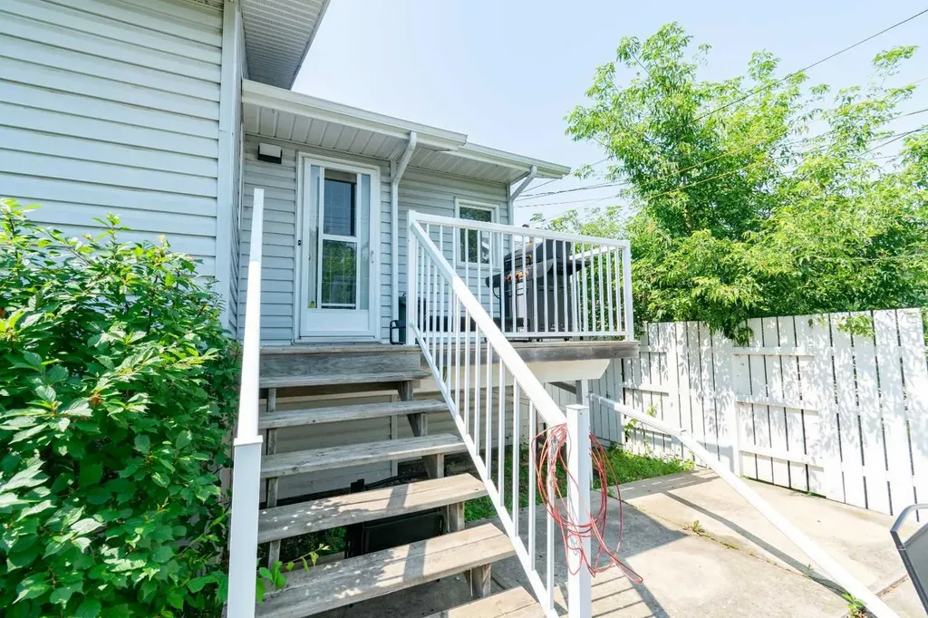 4907 53 Street Stettler AB T4K 1A9