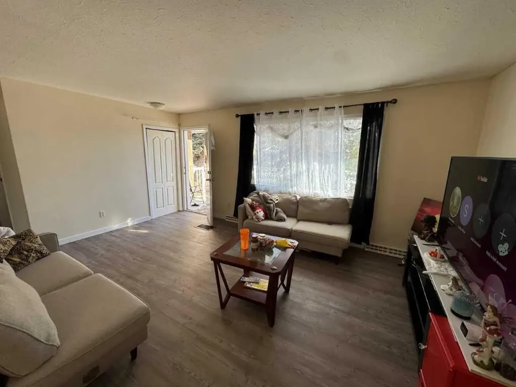 6014 56 Avenue Red Deer AB t4n4r4
