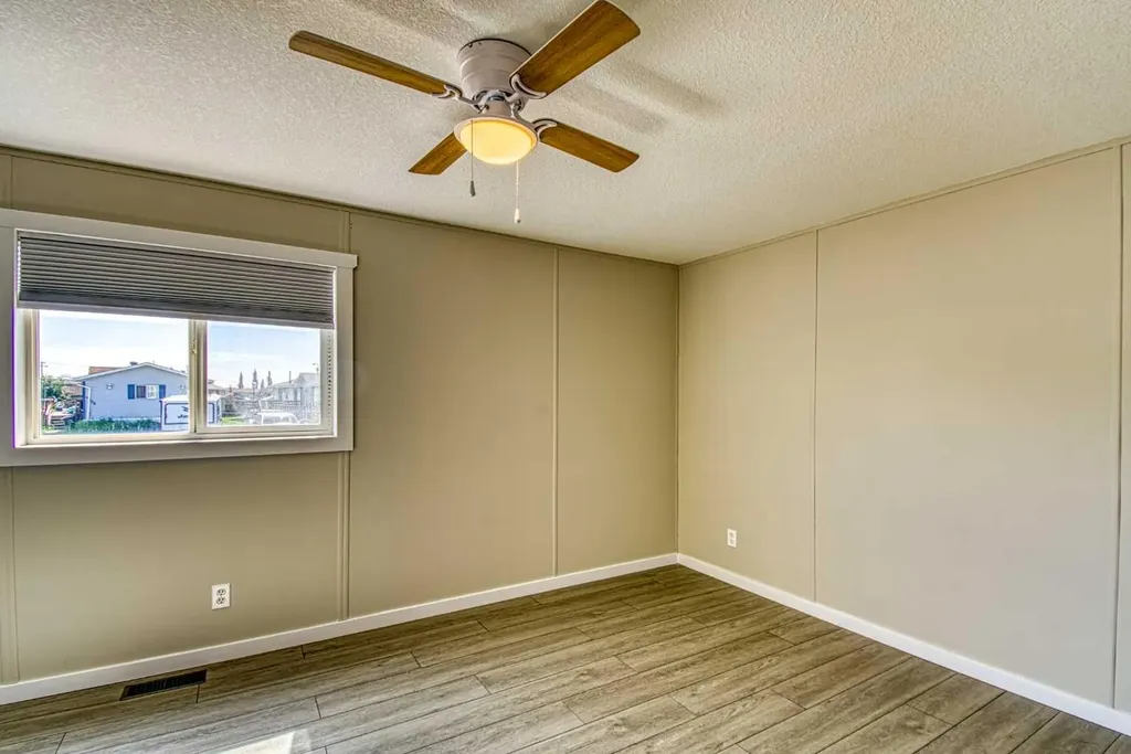 9507 108b Avenue Clairmont AB T8X 5B5