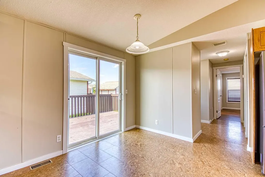 9507 108b Avenue Clairmont AB T8X 5B5